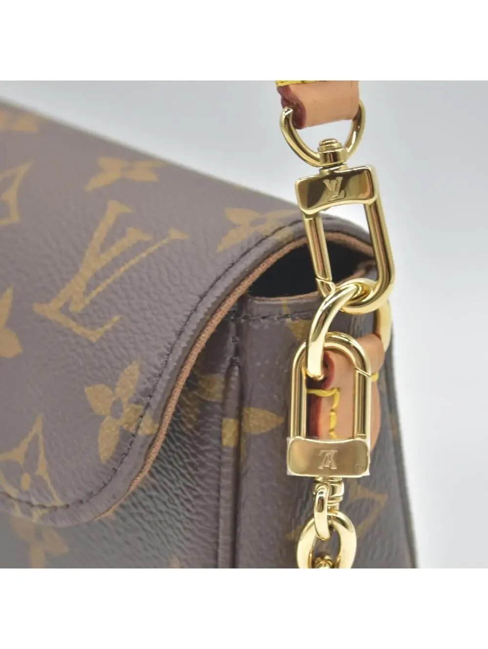 Louis Vuitton Monogram Ivy Wallet On Chain RFID